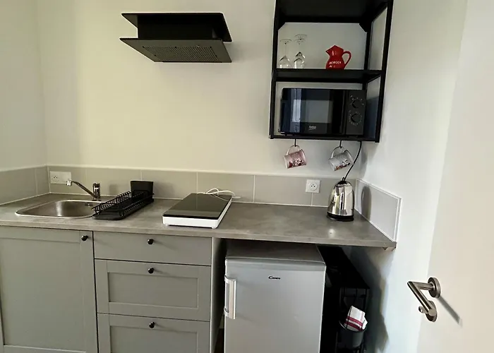 De Plain Pied Renove Et Lumineux, Beaufort-en-anjou, Proche De La Loire Et De Ses Chateaux