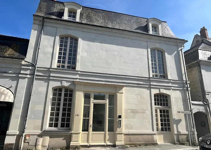 De Plain Pied Renove Et Lumineux, Beaufort-en-anjou, Proche De La Loire Et De Ses Chateaux